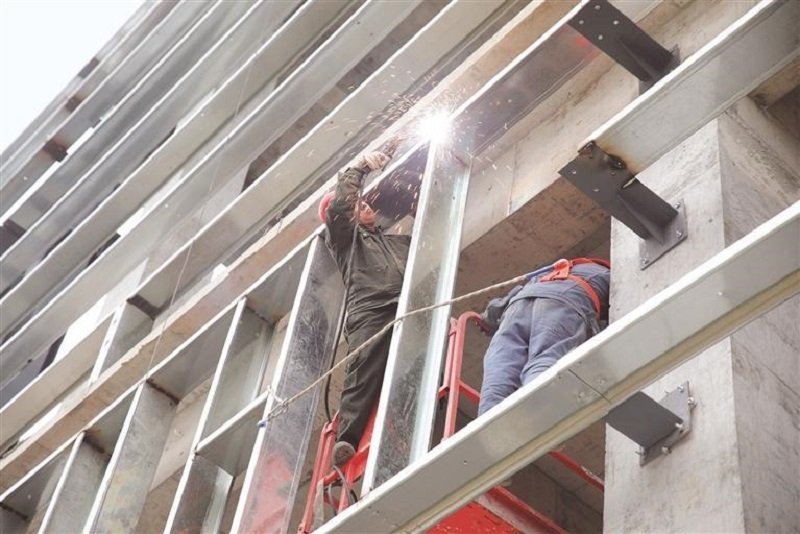 　　項(xiàng)目現(xiàn)場(chǎng)施工忙。 貴州日?qǐng)?bào)天眼新聞?dòng)浾?楊曦 攝